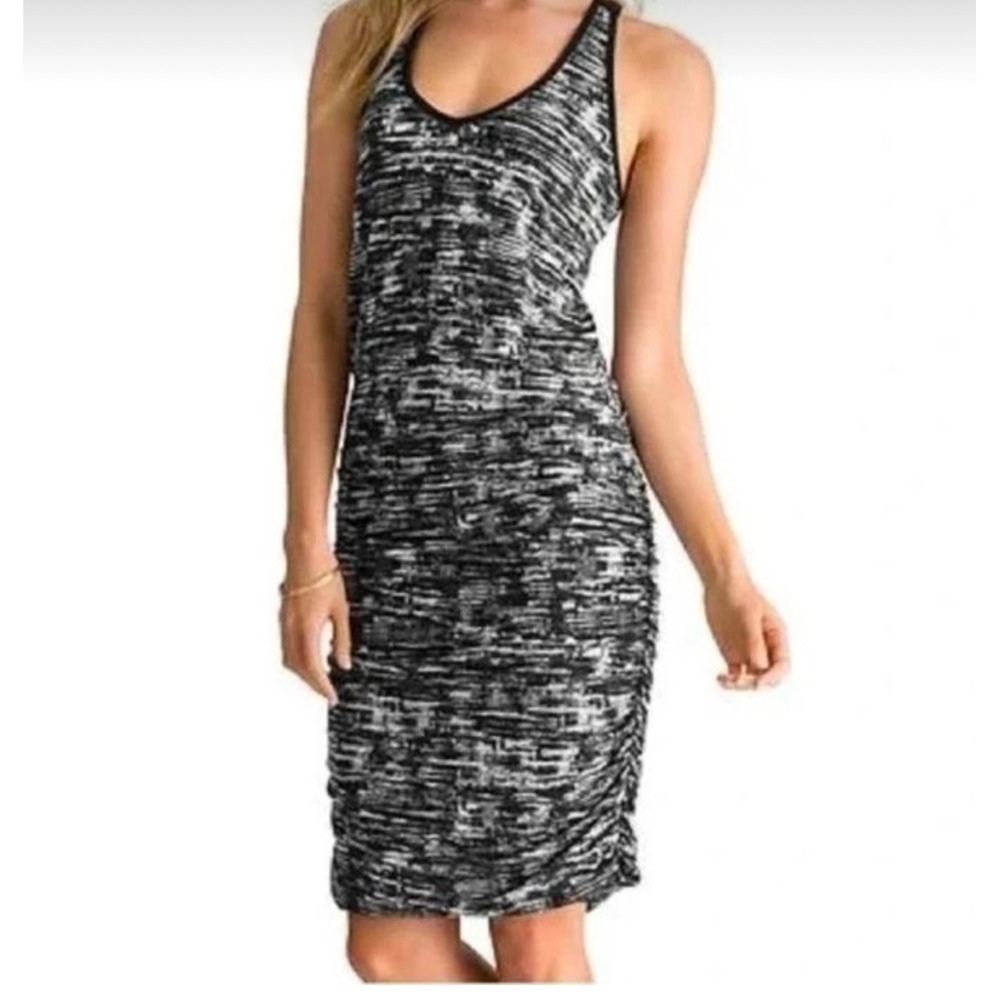 Athleta Tank Dress L Black Space Dye Sleeveless Racerback Ruched V-Neck‎ Sporty